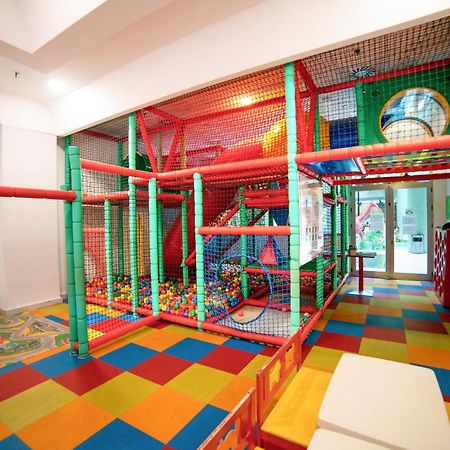 בנאלמדנה Holiday World Resort מראה חיצוני תמונה
