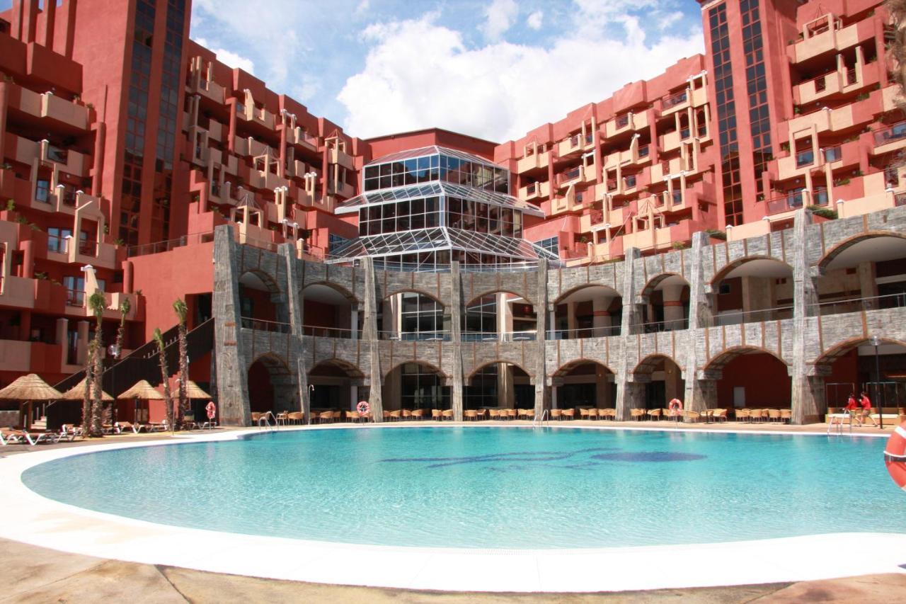 בנאלמדנה Holiday World Resort מראה חיצוני תמונה