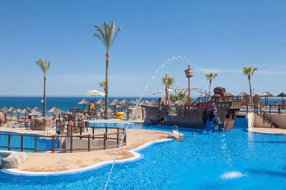 בנאלמדנה Holiday World Resort מראה חיצוני תמונה