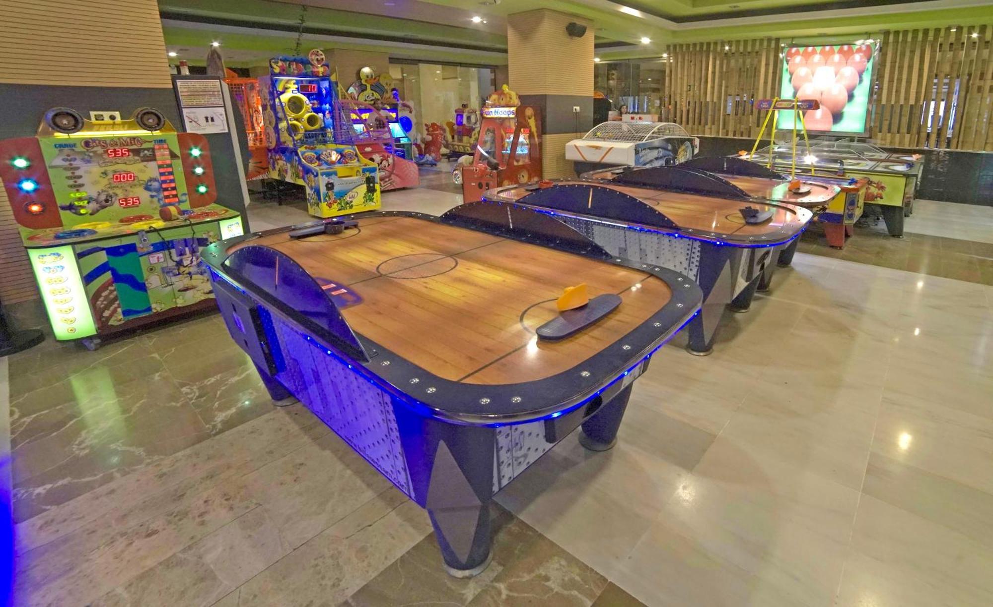 בנאלמדנה Holiday World Resort מראה חיצוני תמונה