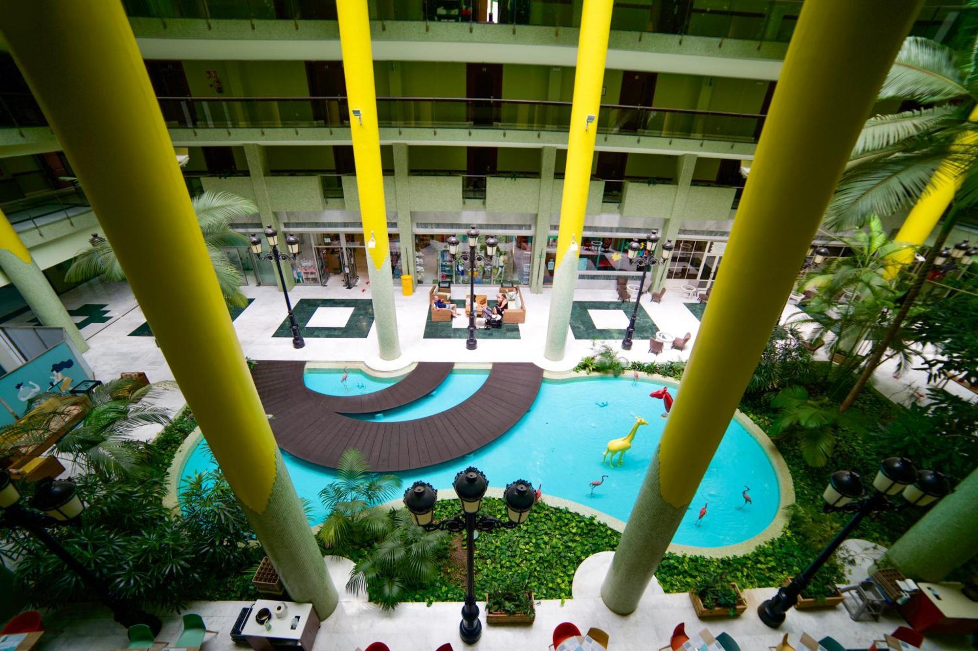 בנאלמדנה Holiday World Resort מראה חיצוני תמונה